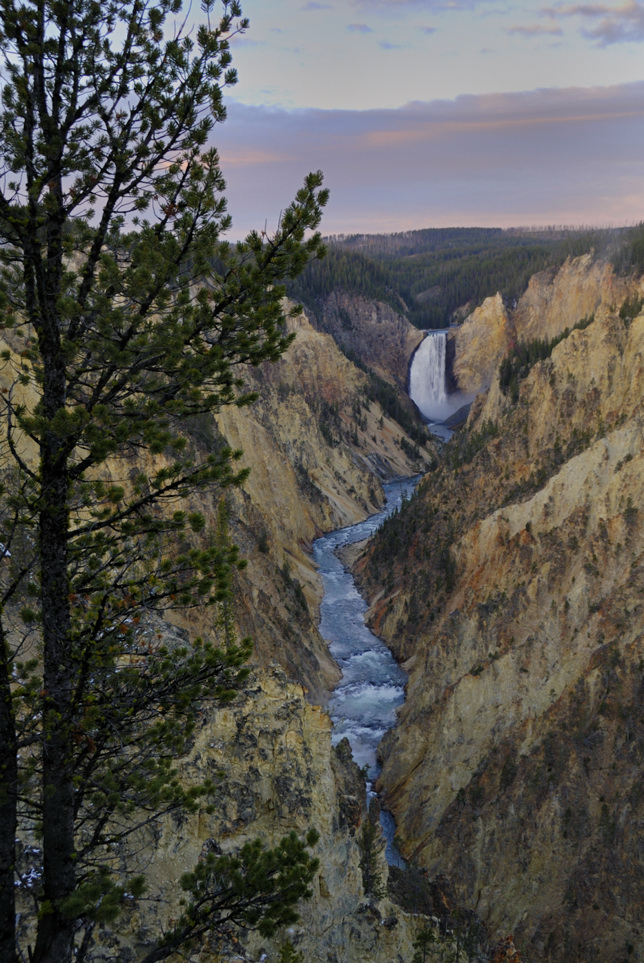 Sunrise Over The Grand Canyon of Ylwstn